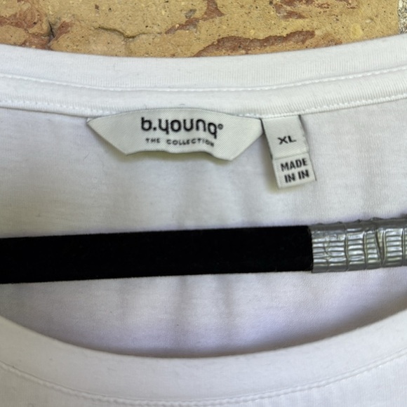 B. Young White Pamila Cap Sleeve Tshirt - Picture 2 of 3